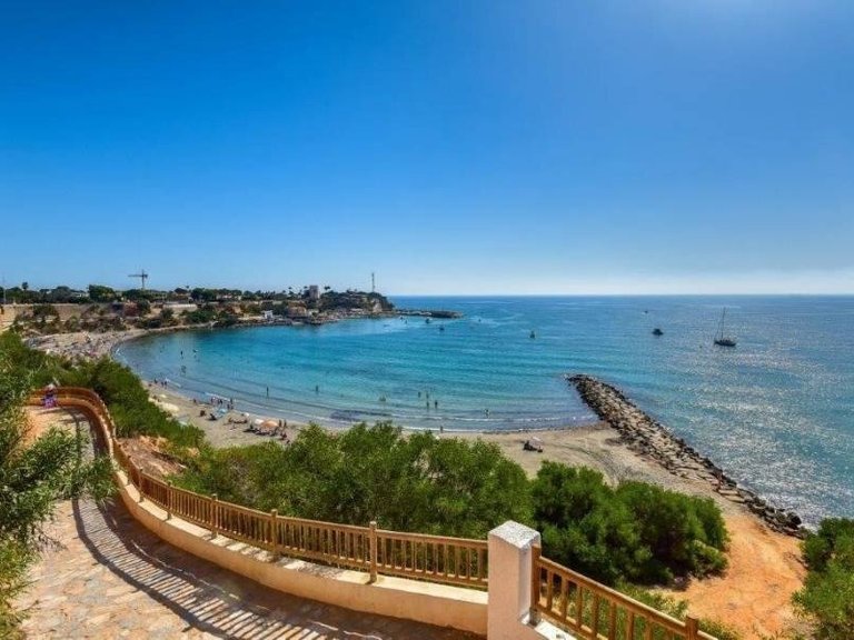 Villa for Sale in Dehesa De Campoamor, Alicante 21