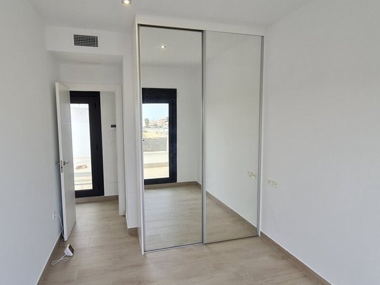 Villa for Sale in Dehesa De Campoamor, Alicante 9