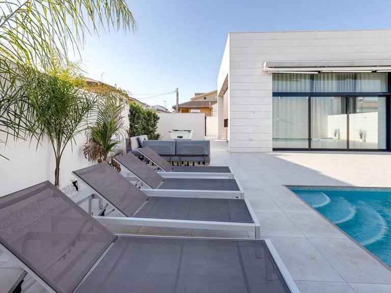 Villa for Sale in Pilar De La Horadada, Alicante 12