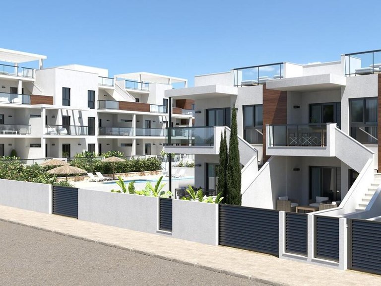 Villa for Sale in Pilar De La Horadada, Alicante 1