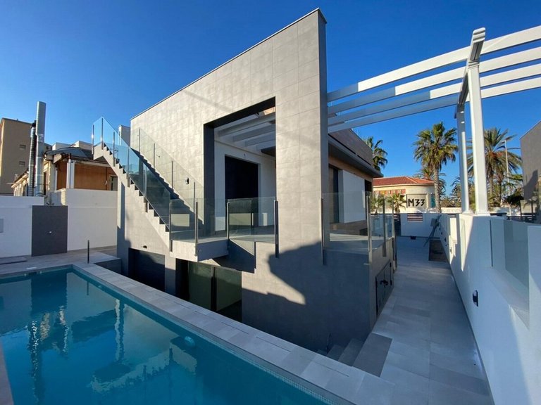 Villa for Sale in Torrevieja, Alicante 5