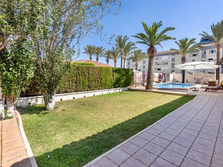 Продажа виллы в Торревьехе, Аликанте 25