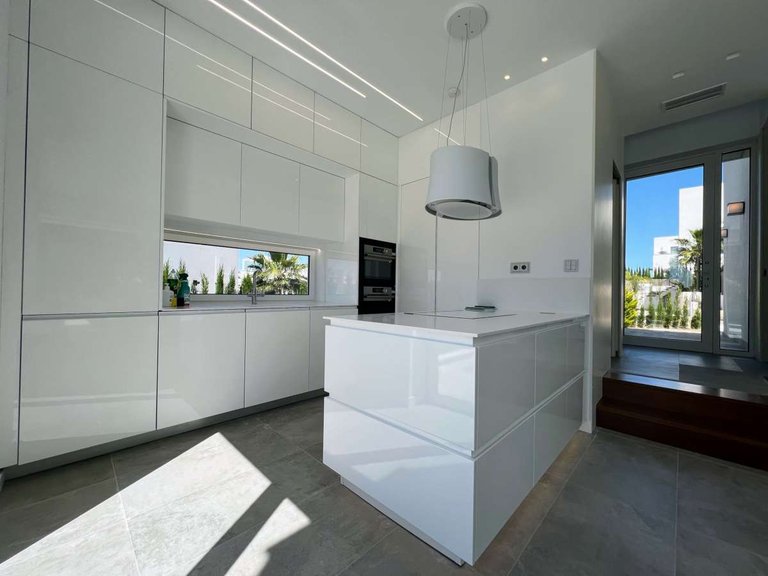 Villa for Sale in Las Colinas Golf, Alicante 11