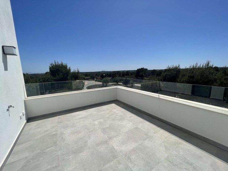 Villa for Sale in Las Colinas Golf, Alicante 15