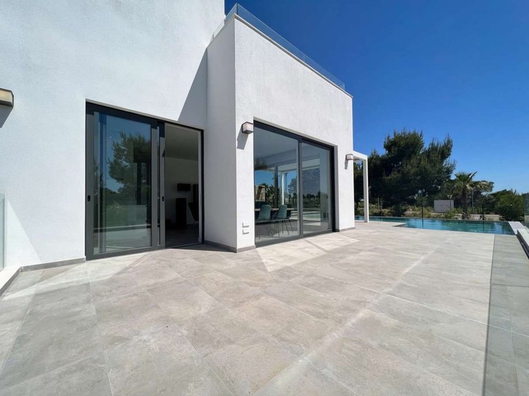 Villa for Sale in Las Colinas Golf, Alicante 21