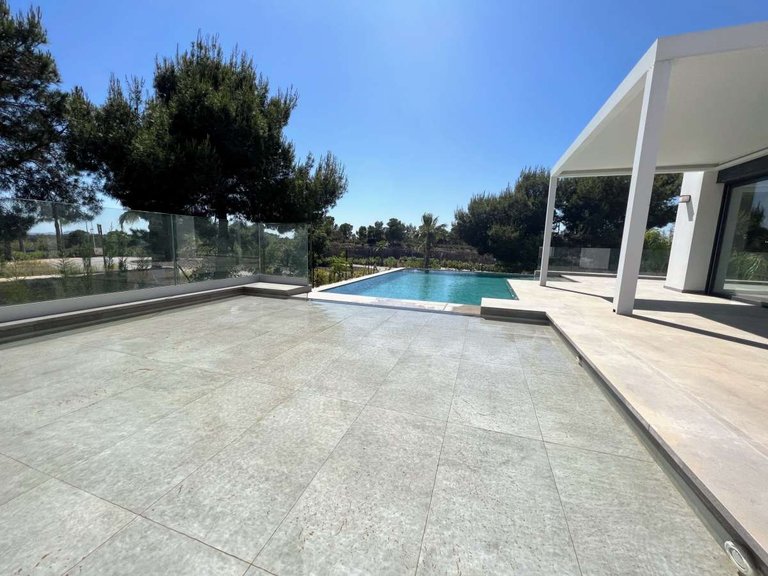 Villa for Sale in Las Colinas Golf, Alicante 23