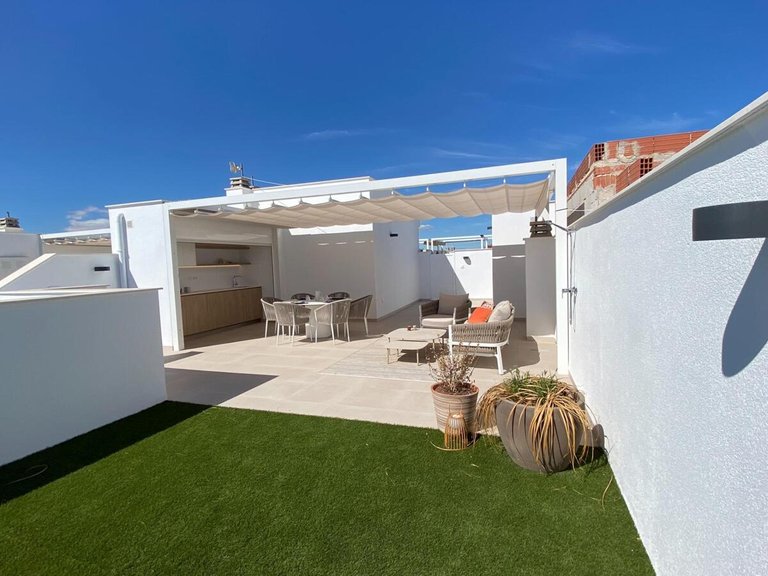 Villa for Sale in Pilar De La Horadada, Alicante 1