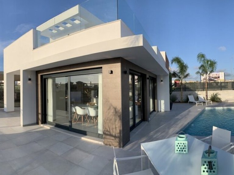 Villa for Sale in Daya Nueva, Alicante 1