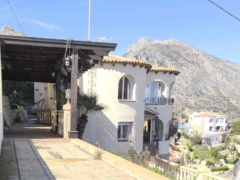Villa for Sale in Costa Blanca Calpe, Alicante 2