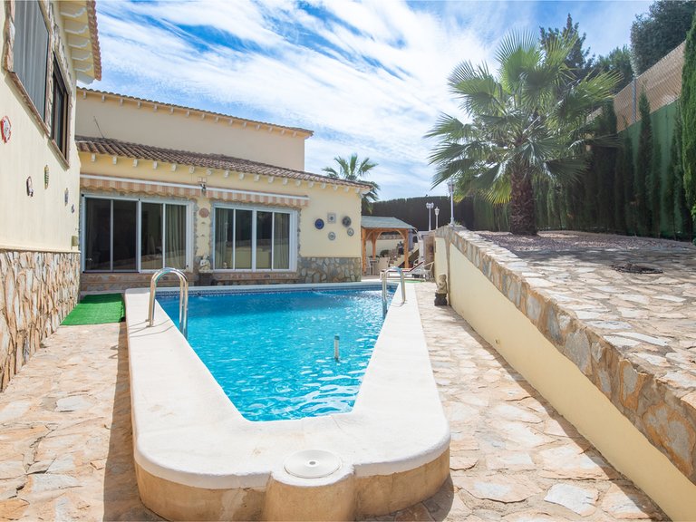 Villa for Sale in Algorfa, Alicante 42