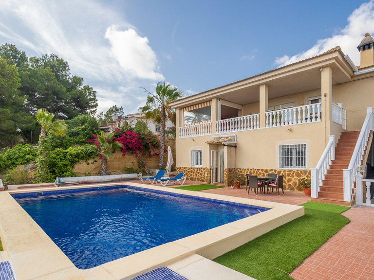 Villa for Sale in Algorfa, Alicante 1