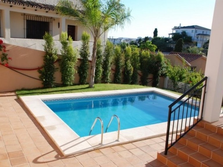 Villa for Sale in Fuengirola, Malaga 2