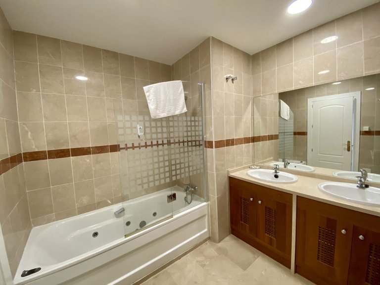 Villa for Sale in Lauro Golf, Malaga 20
