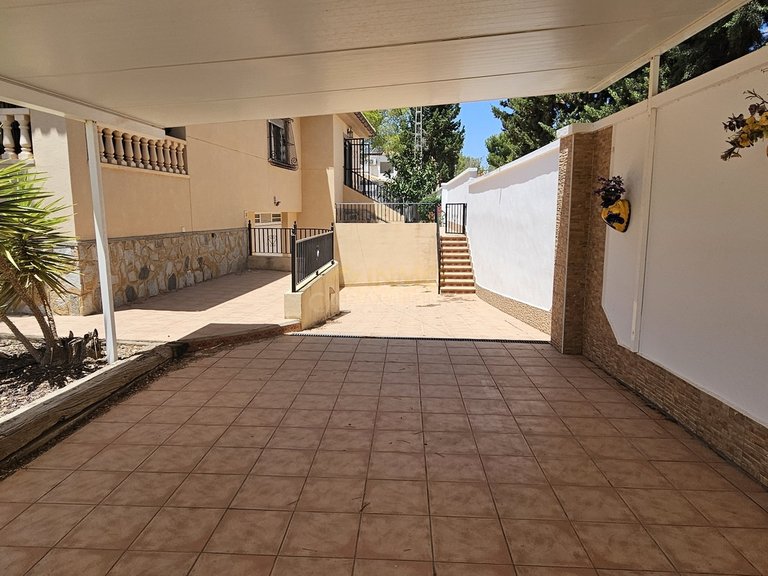 Villa for Sale in Inland Pinar De Campoverde, Alicante 6