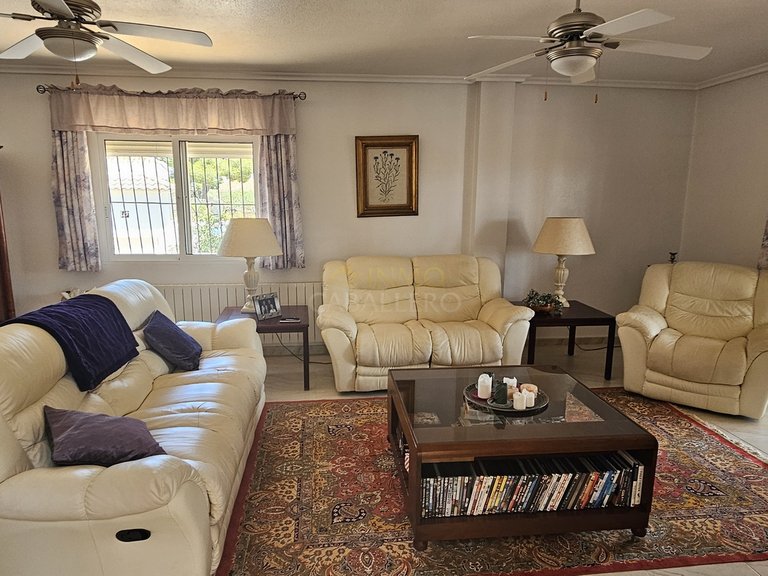 Villa for Sale in Inland Pinar De Campoverde, Alicante 24