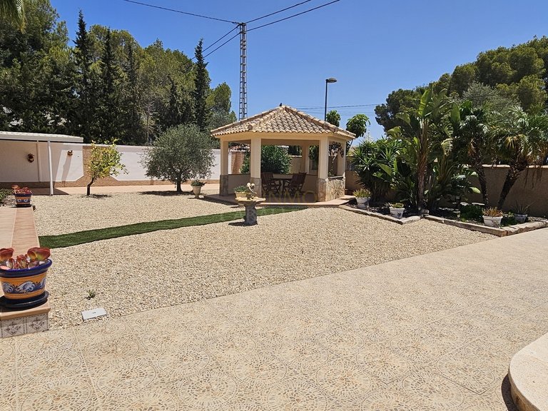 Villa for Sale in Inland Pinar De Campoverde, Alicante 3