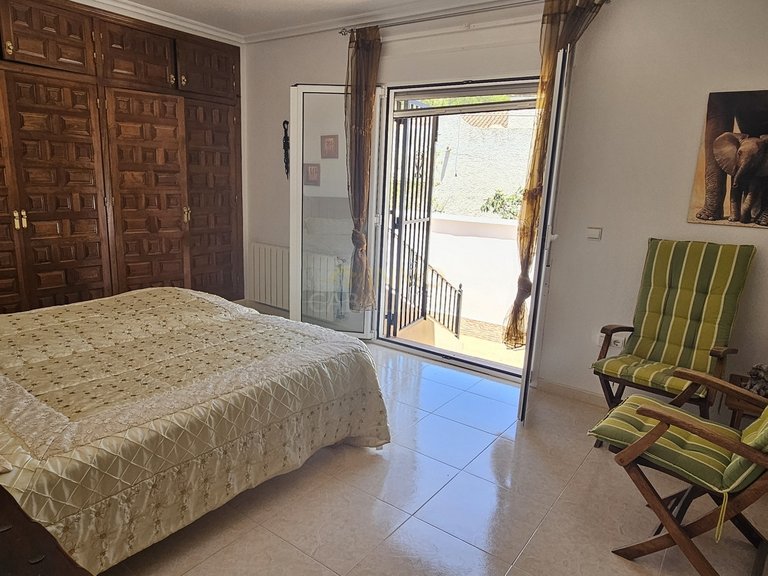 Villa for Sale in Inland Pinar De Campoverde, Alicante 38