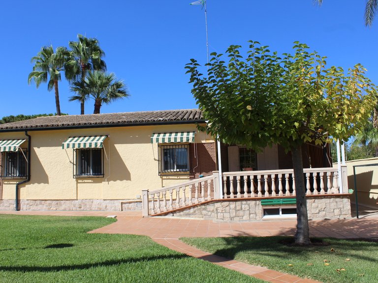 Villa for Sale in Costa de Valencia L'eliana, Valencia 2