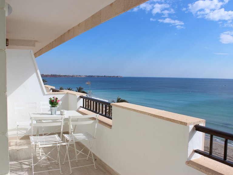 Apartment for Sale in Costa Blanca Mil Palmeras, Alicante 1