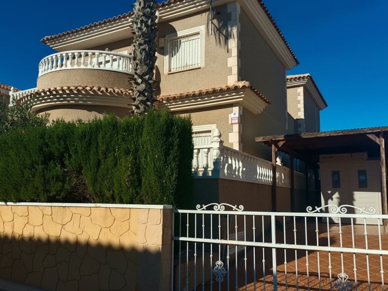 Villa for Sale in Costa Blanca Los Balcones, Alicante 2