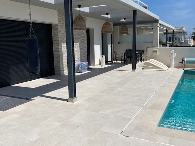 Villa for Sale in Costa Blanca Los Balcones, Alicante 2