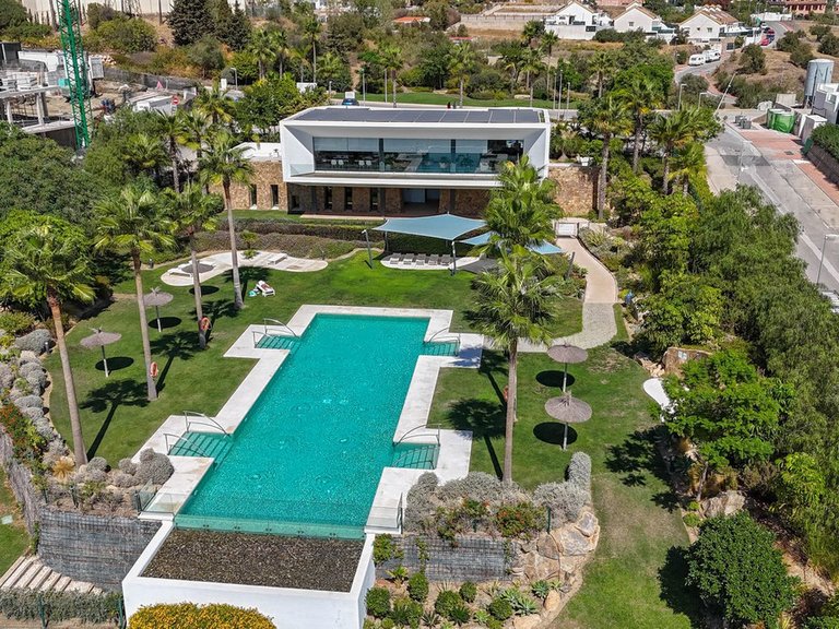 Villa for Sale in Benalmadena, Malaga 1