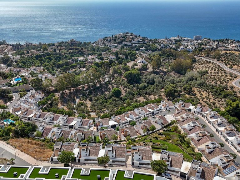 Villa for Sale in Benalmadena, Malaga 2