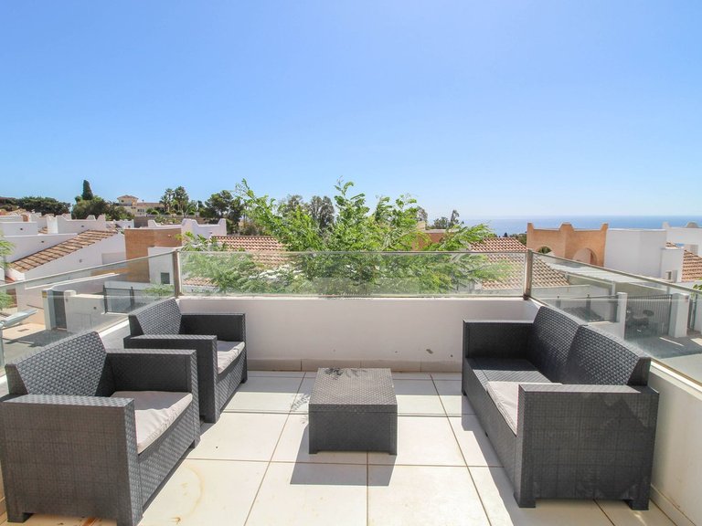 Villa for Sale in Benalmadena, Malaga 8