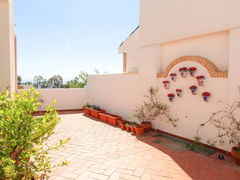 Villa for Sale in Benalmadena, Malaga 9