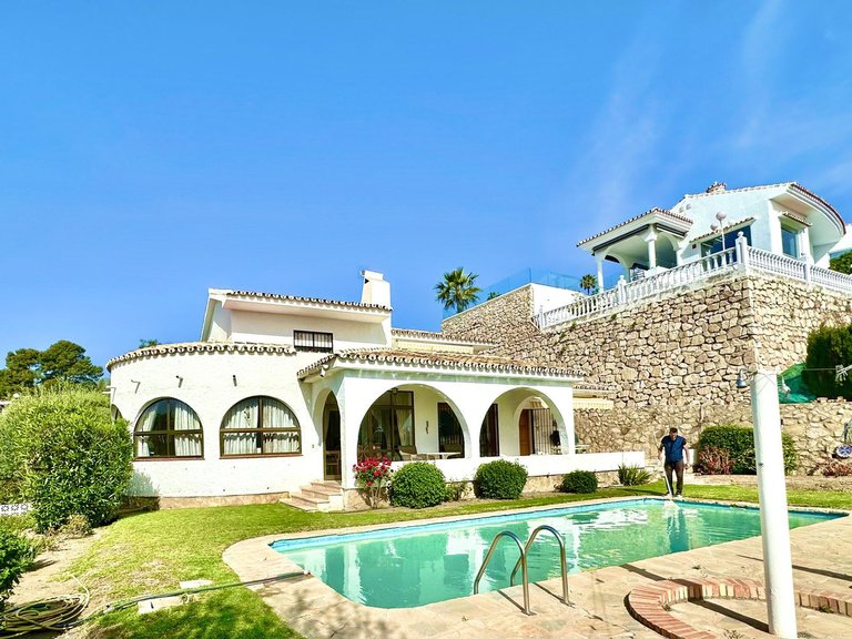 Villa for Sale in Torremuelle, Malaga 17