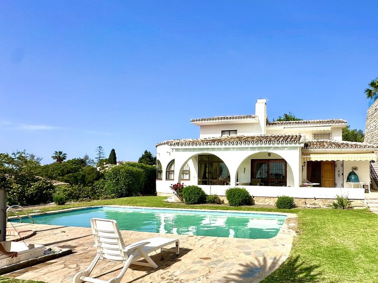 Villa for Sale in Torremuelle, Malaga 25