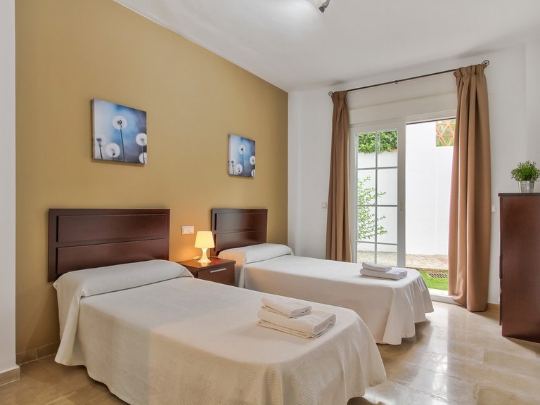Villa for Sale in Lauro Golf, Malaga 15