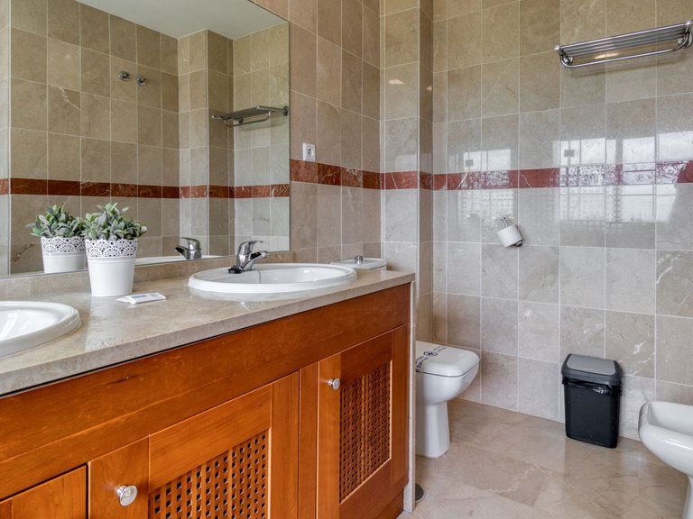 Villa for Sale in Lauro Golf, Malaga 21