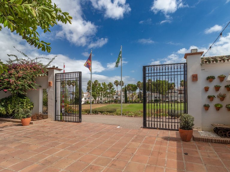Villa for Sale in Lauro Golf, Malaga 36