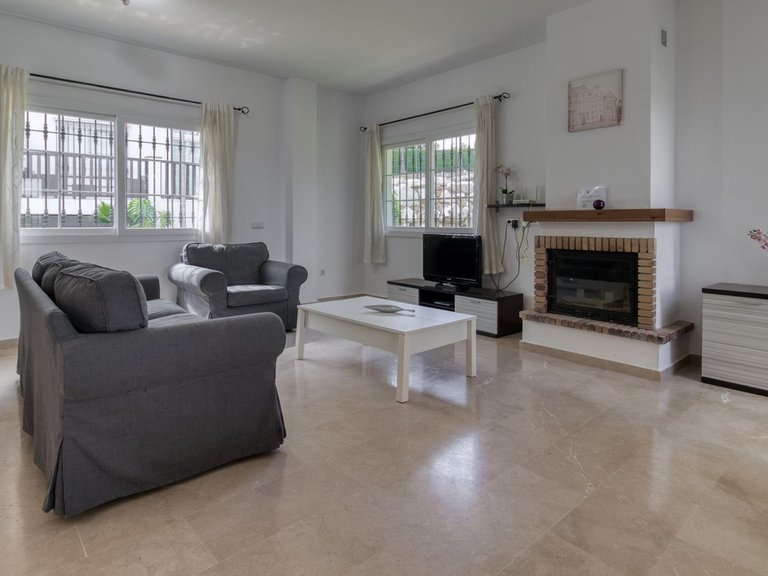 Villa for Sale in Lauro Golf, Malaga 5