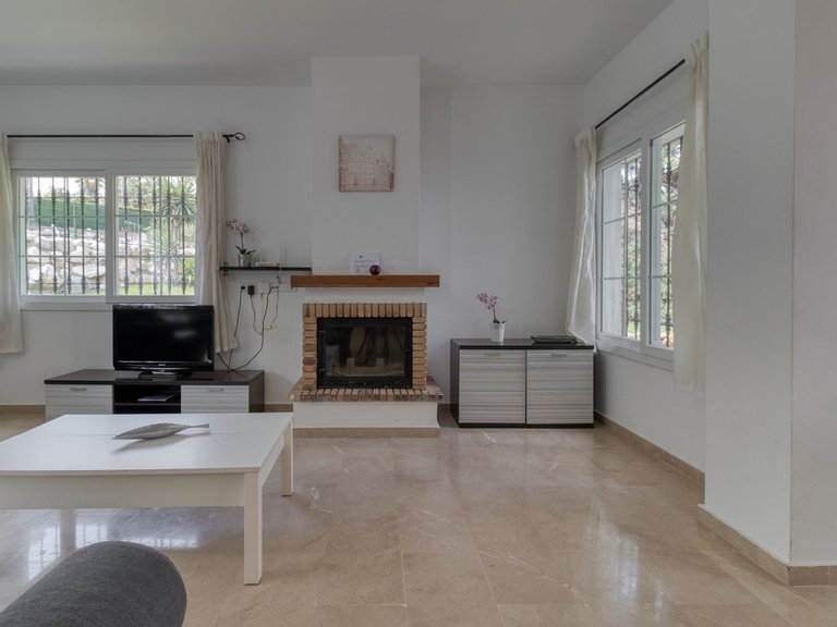 Villa for Sale in Lauro Golf, Malaga 6