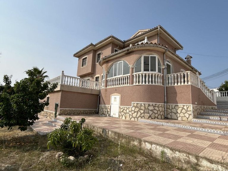 Villa for Sale in Costa Blanca Ciudad Quesada, Alicante 1