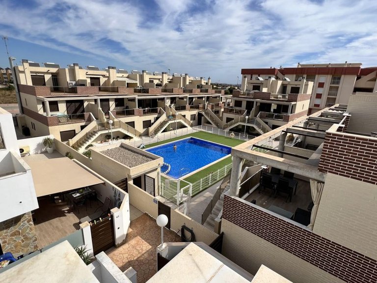 Town House for Sale in Costa Blanca Cabo Roig, Alicante 32