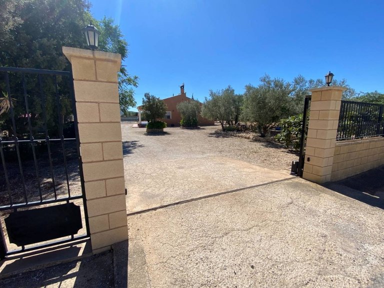 Villa for Sale in Salinas, Alicante 28