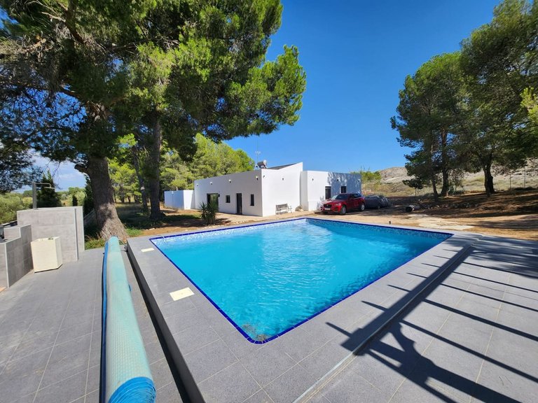 Villa for Sale in Villena, Alicante 33