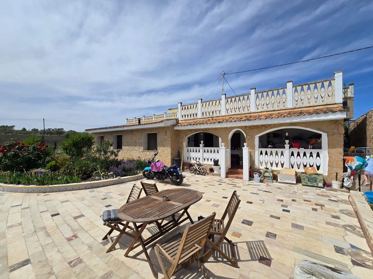Villa for Sale in Sax, Alicante 1