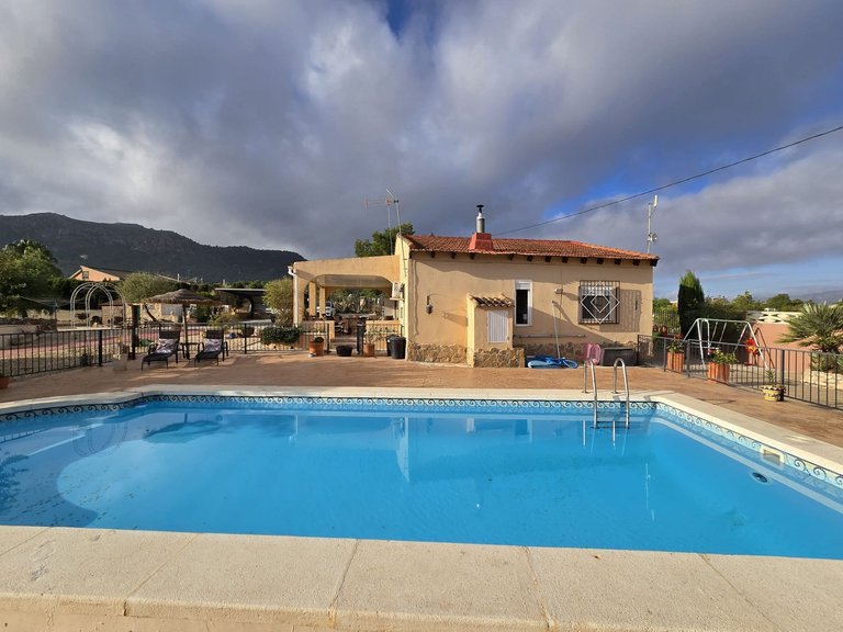 Villa for Sale in Sax, Alicante 1