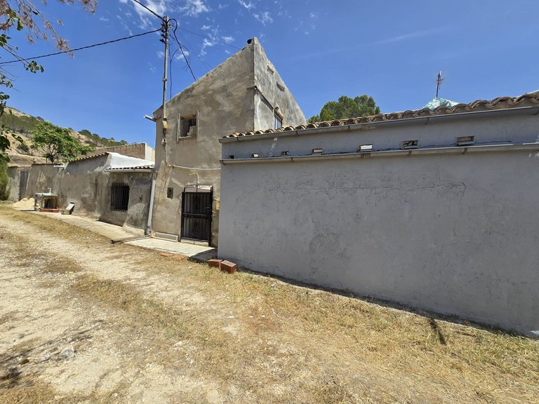 Country House for Sale in Pinoso, Alicante 7