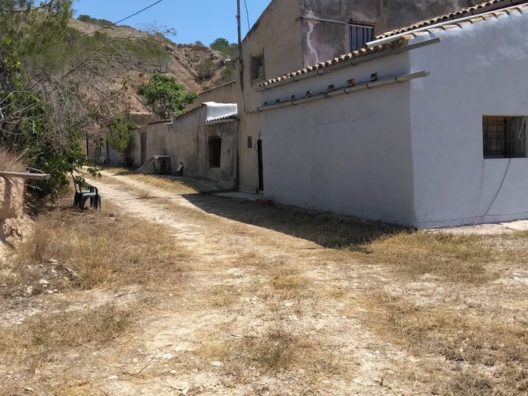 Country House for Sale in Pinoso, Alicante 2