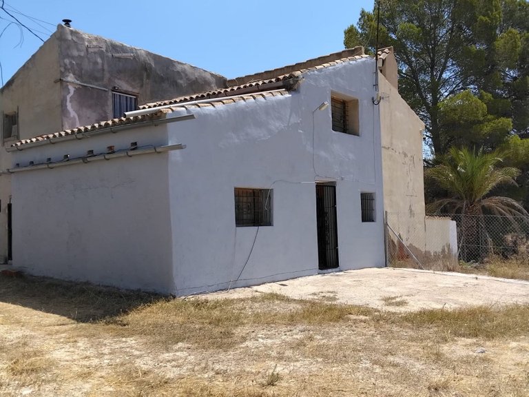 Country House for Sale in Pinoso, Alicante 1