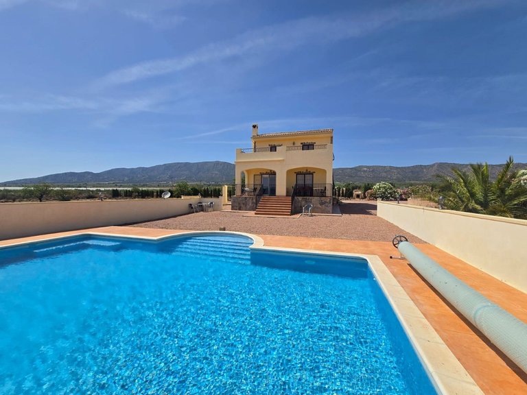 Villa for Sale in Monovar, Alicante 34