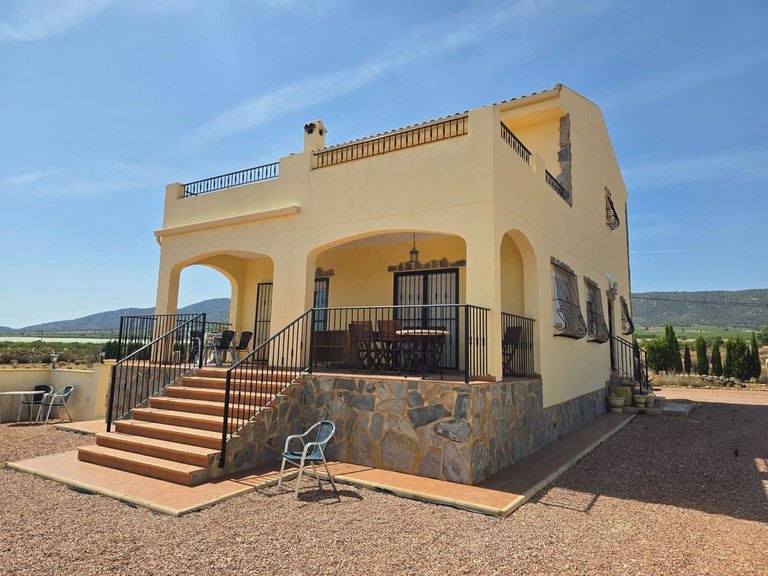 Villa for Sale in Monovar, Alicante 32