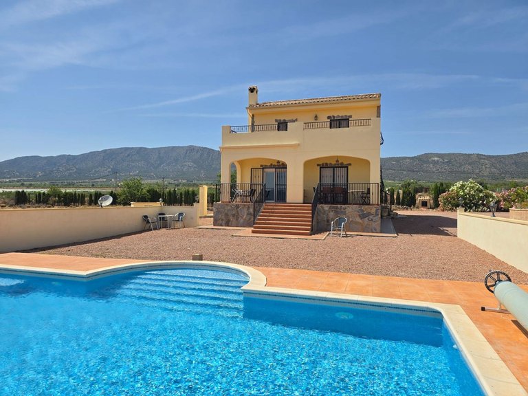 Villa for Sale in Monovar, Alicante 30
