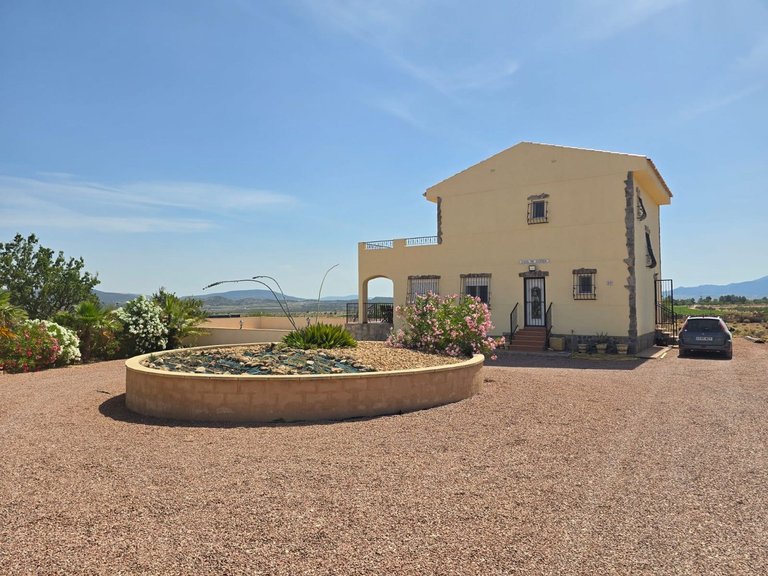 Villa for Sale in Monovar, Alicante 43