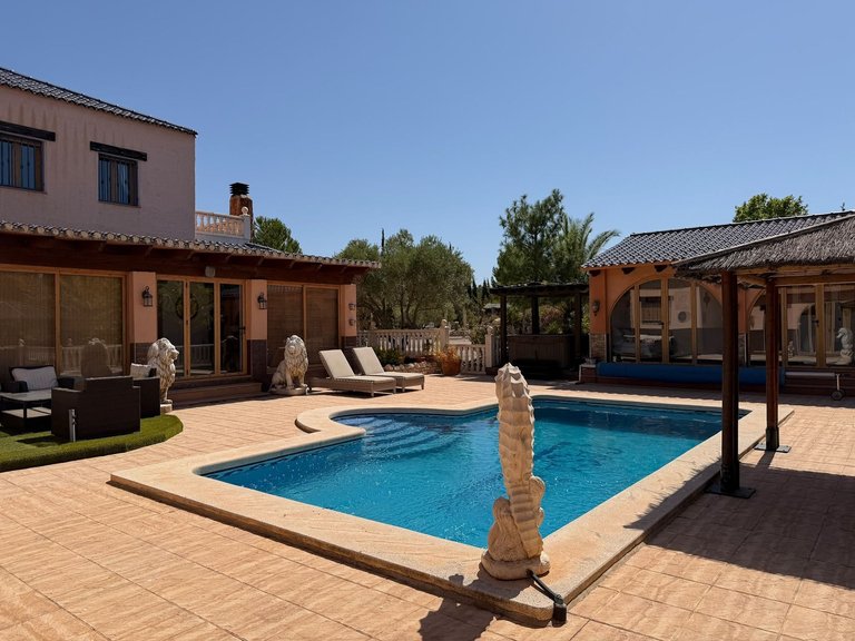 Villa for Sale in Salinas, Alicante 5